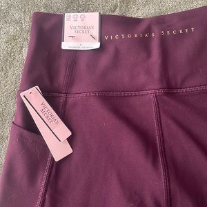 Victoria’s Secret 7/8 length size 4
